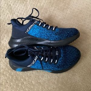 Women’s composite toe work shoes.